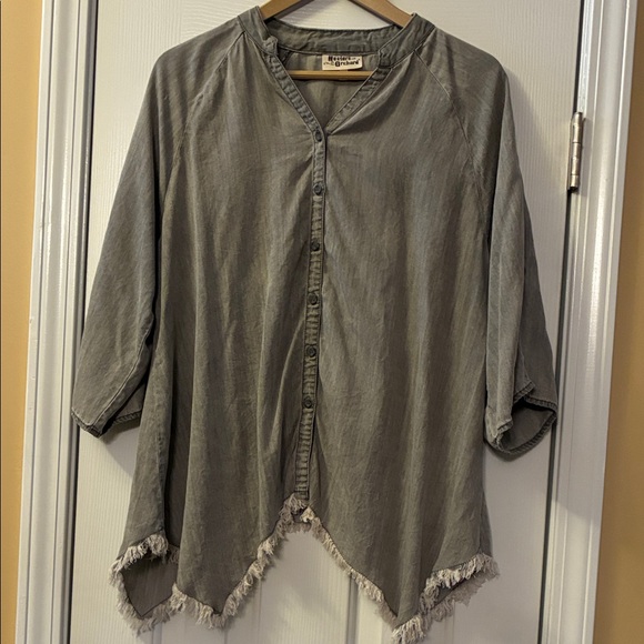 Hester & Orchard Tops - Casual Gray Button-Down Shirt with Frayed Hem, Breathable, Soft Fabric. Size XL